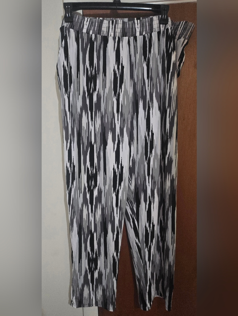 IMAN Black and Gray Abstract Plus Size Skirt 2X